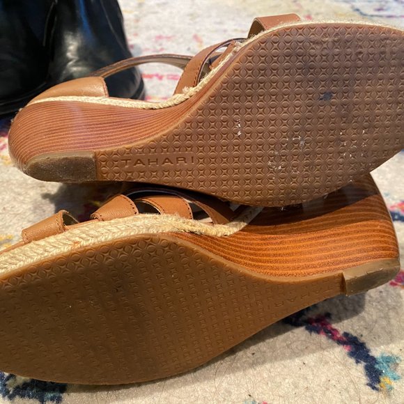 Tahari strappy wedges, sz. 8.5 - Picture 5 of 5